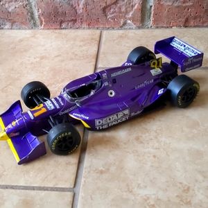 Maisto Indy racing league Delta the faucet -1/18 collectible car